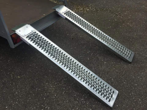 2 rampes Acier galvanisé 1,50m – 350kg Trailers Equipment 1FK6739A