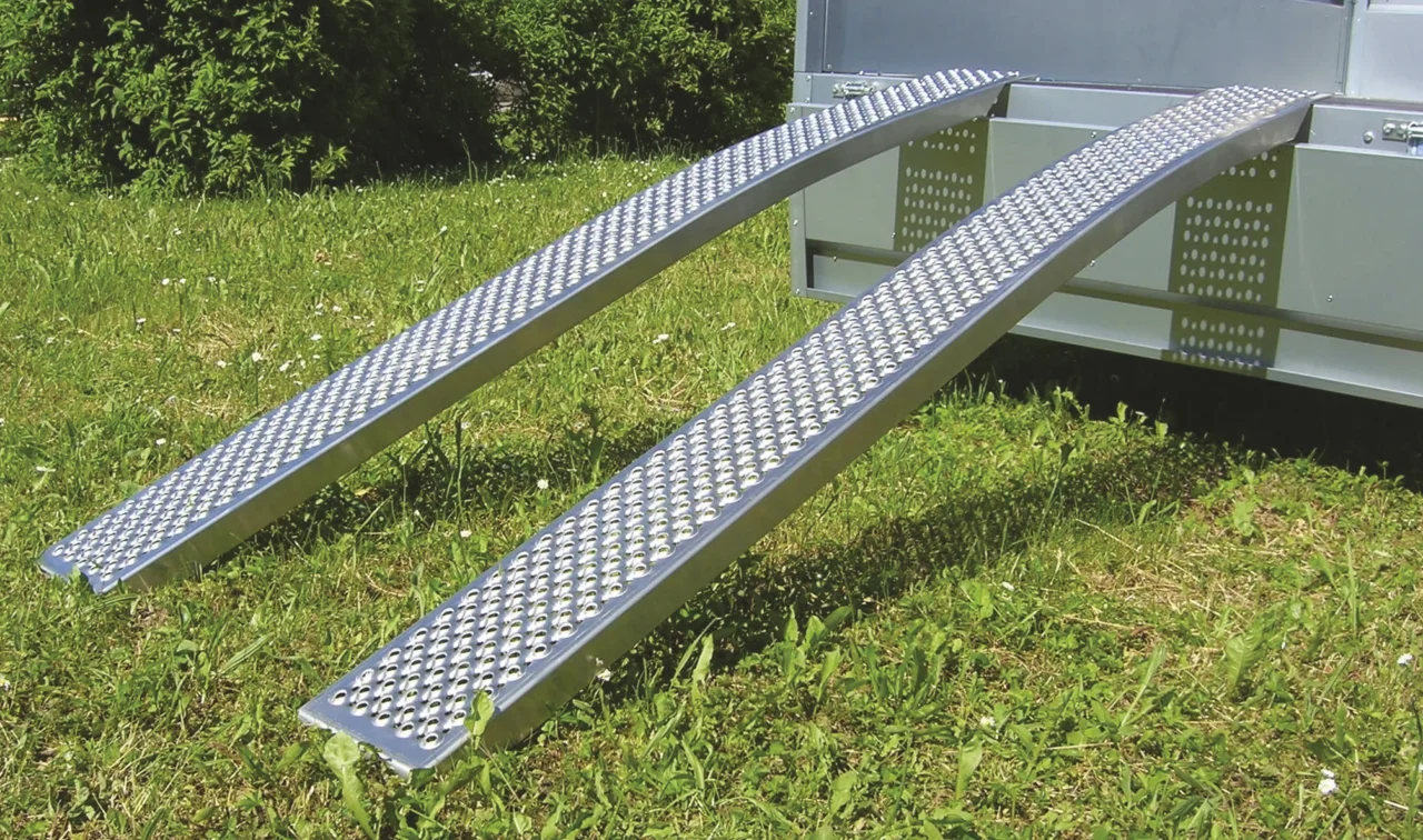 2 rampes aluminium courbées 2 m – 400 kg Trailers Equipment 1FK6652
