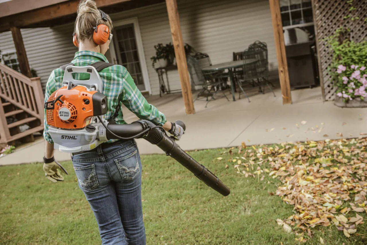 STIHL BR 200 Souffleur à dos thermique - en situation