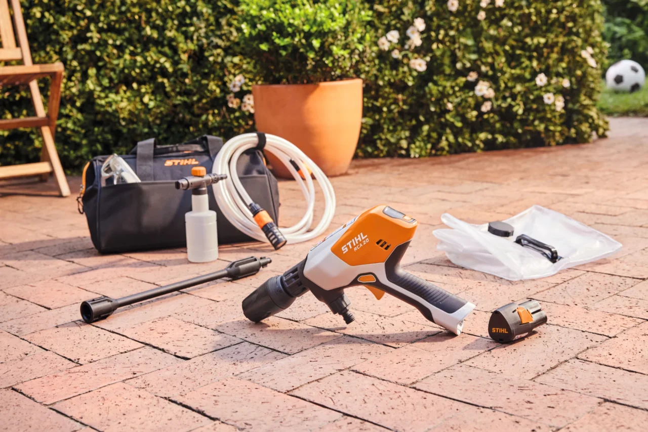 STIHL Nettoyeur à pression RCA 20 sans batterie ni chargeur - en situation