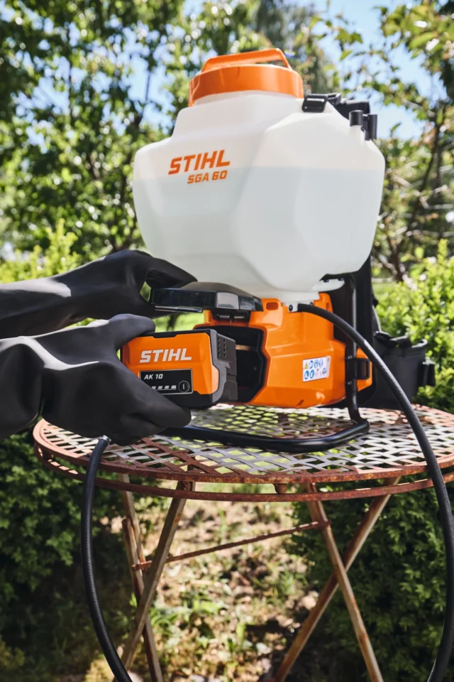 STIHL Pack SGA 60 SET Pulvérisateur à batterie - en situation