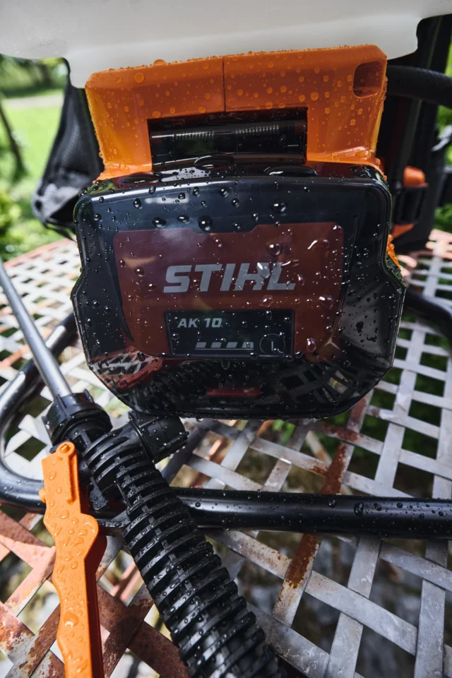 STIHL Pack SGA 60 SET Pulvérisateur à batterie - en situation