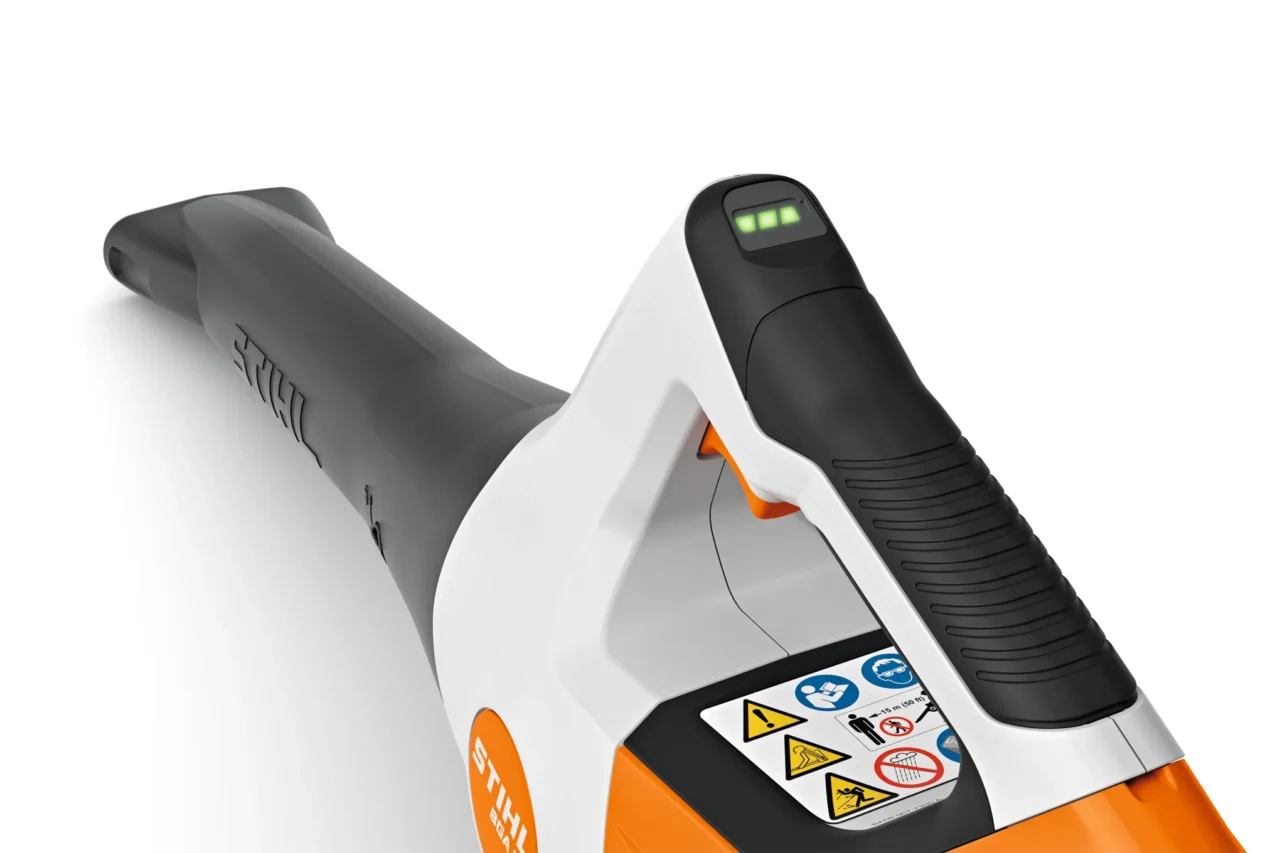 STIHL Pack Souffleur à batterie BGA 30 avec 2 batteries AS 2 et chargeur ALS 31 - photo produit