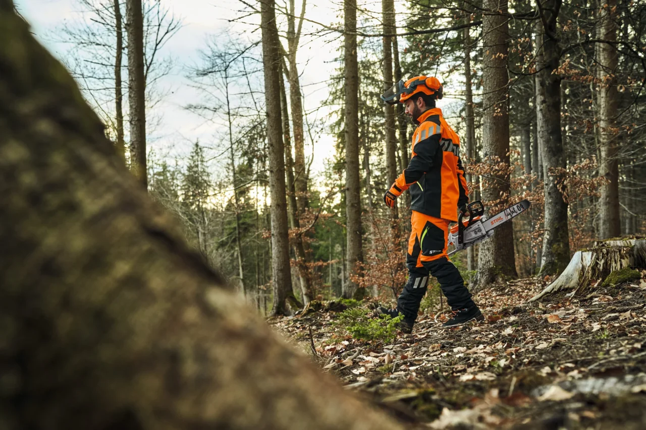 STIHL Pantalon ADVANCE FlexTEC, design A – XL +6 - en situation