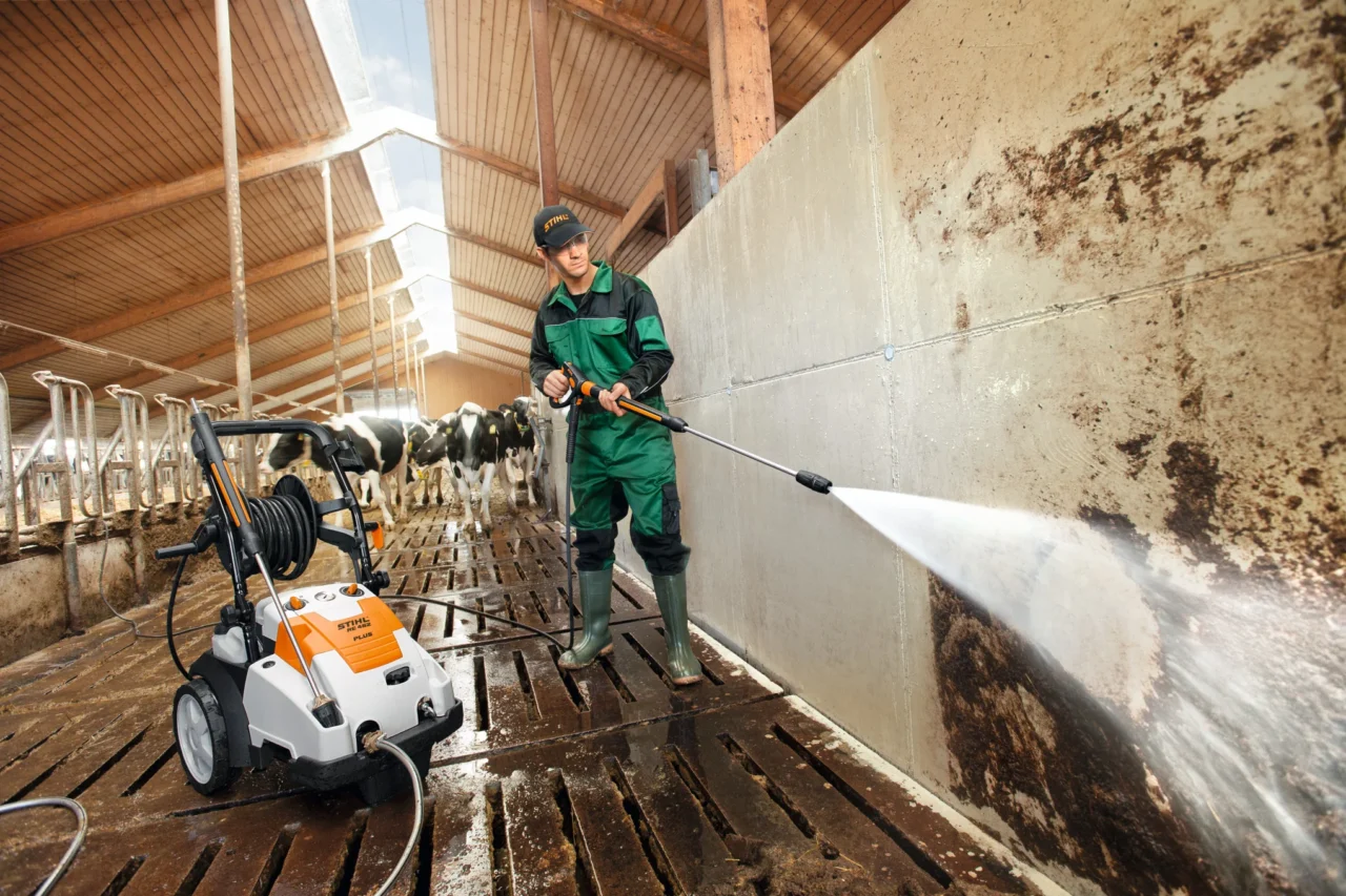STIHL RE 362 PLUS Nettoyeur haute pression électrique – PLUS - en situation
