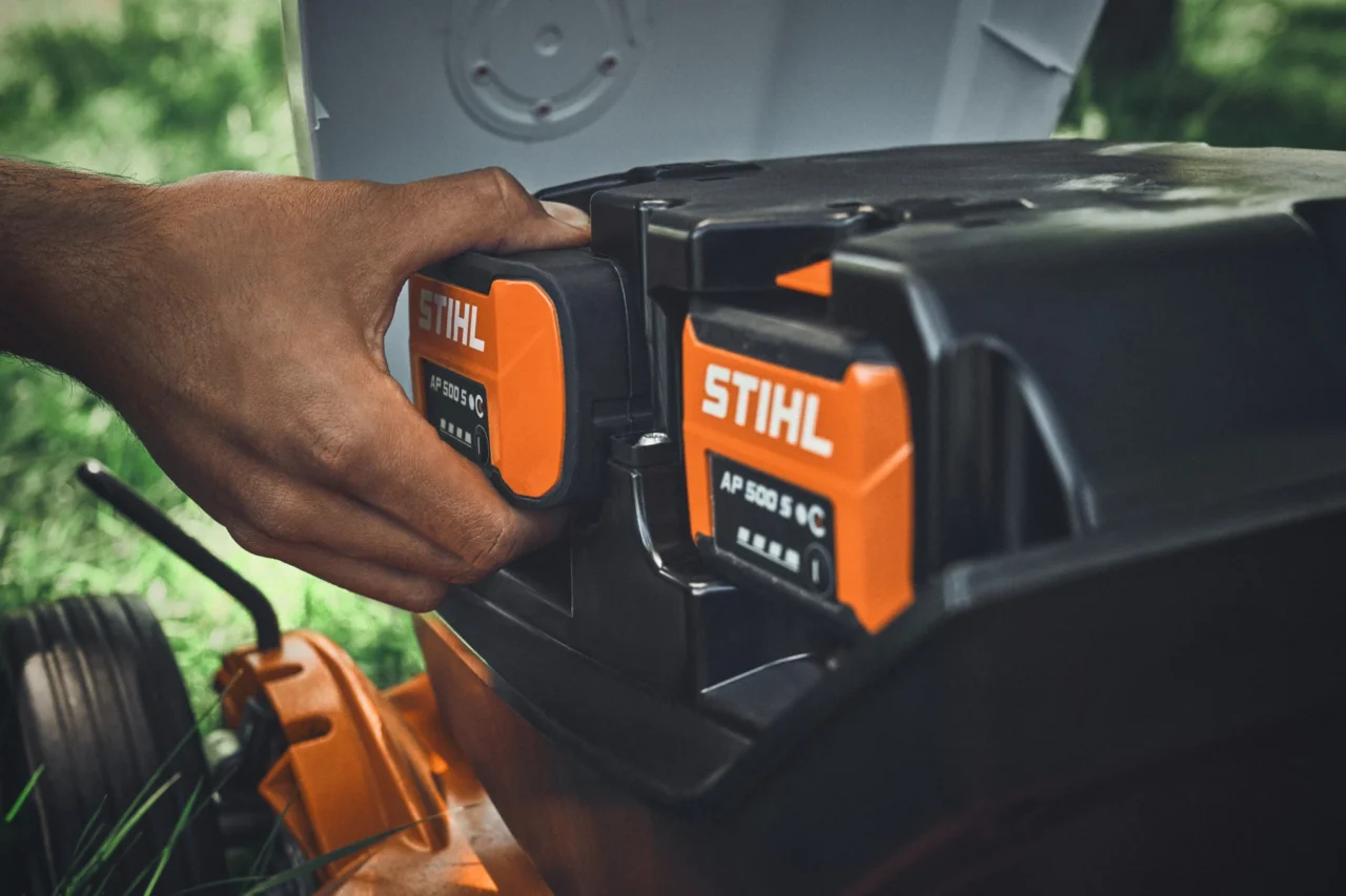 STIHL RMA 7 RV sans batterie ni chargeur - en situation