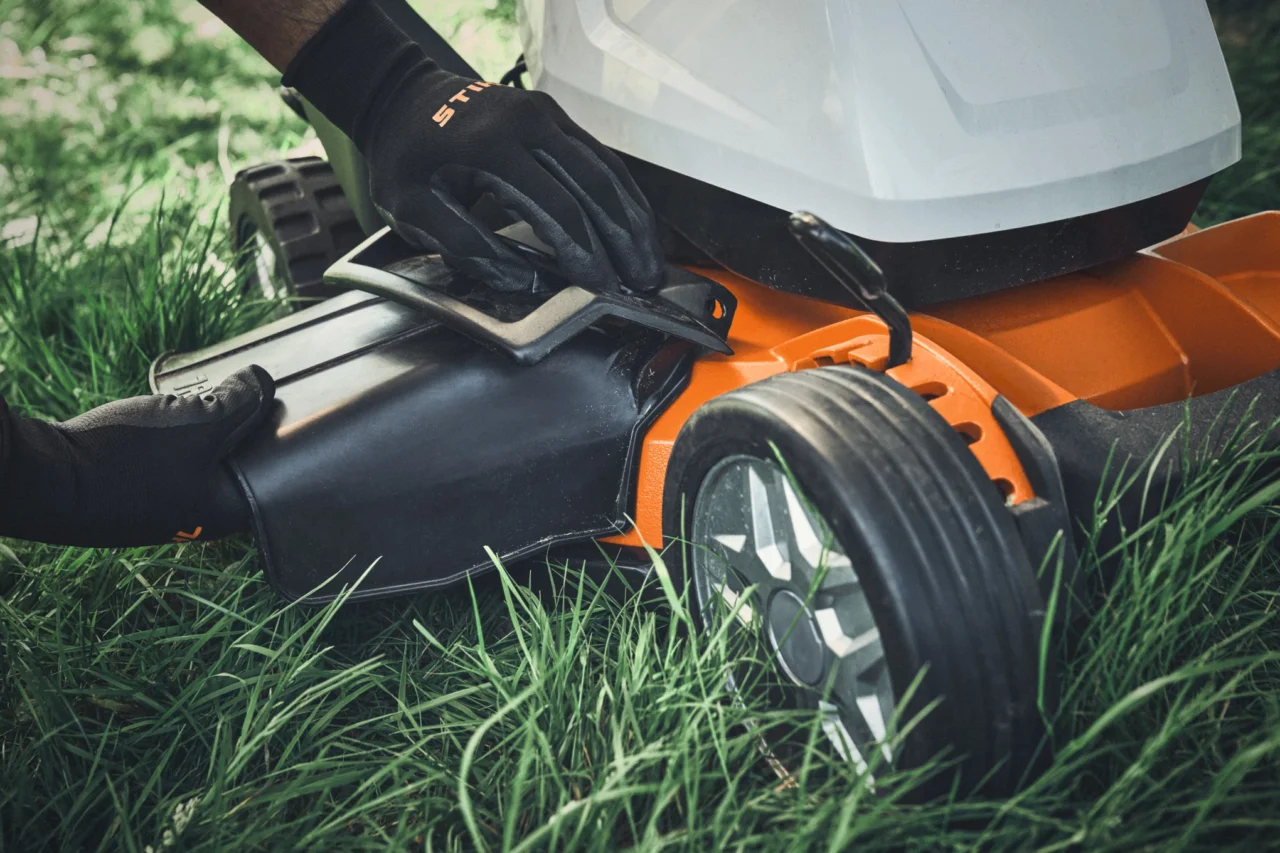 STIHL RMA 7 RV sans batterie ni chargeur - en situation
