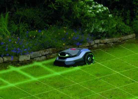 quadrillage de la pelouse du robot RMR seul vers un petit muret